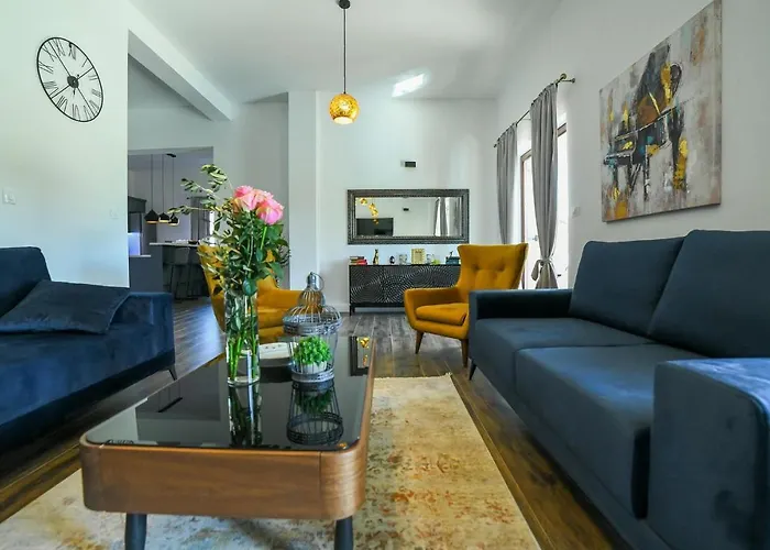 別荘 Raviola シニ