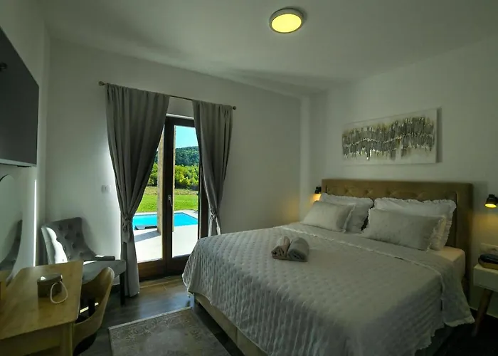 Raviola 別荘 シニ