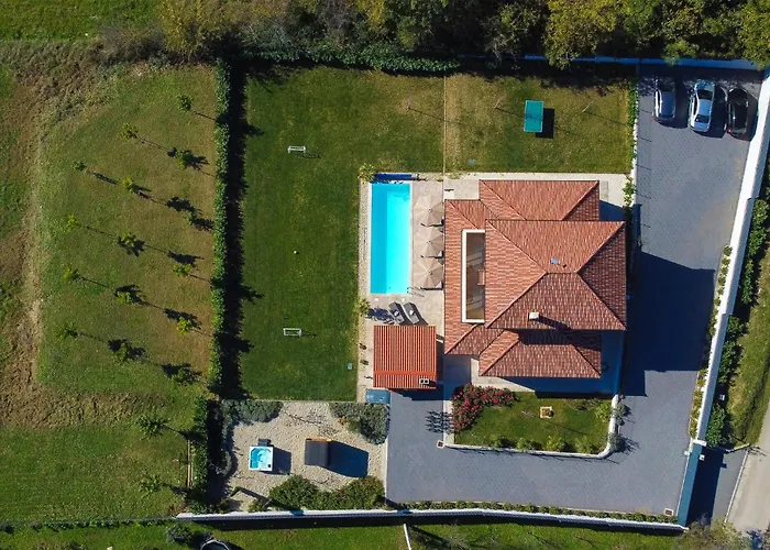 Raviola 別荘 シニ