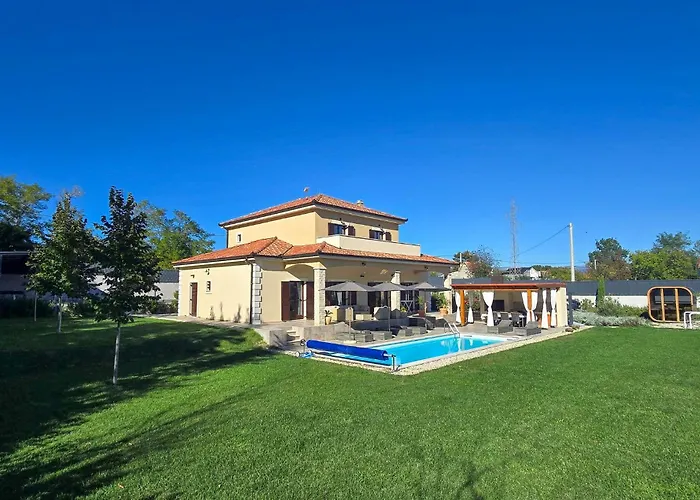 Raviola 別荘 シニ